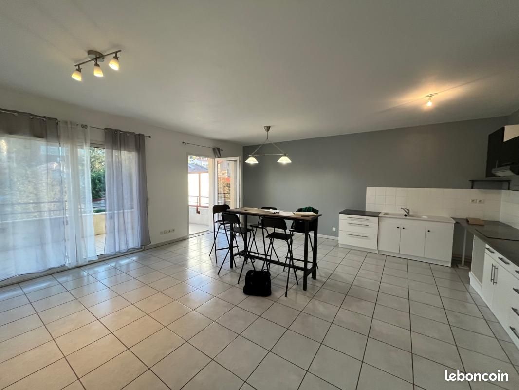 Appartement 3 pièces 74 m² · à Villars · 74 m² · 920 €/mois