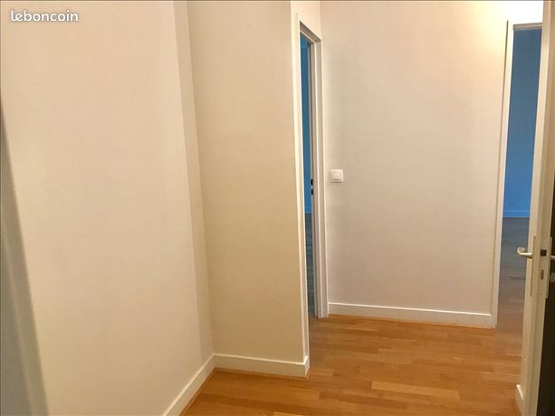 Maison a louer plaisir - 6 pièce(s) - 168 m2 - Surfyn