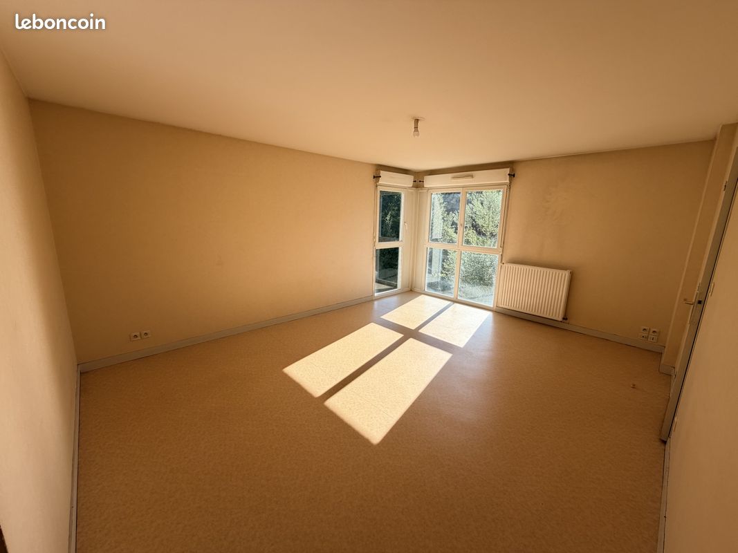 Appartement 2 pièces 56 m² · à Bourges · 56 m² · 600 €