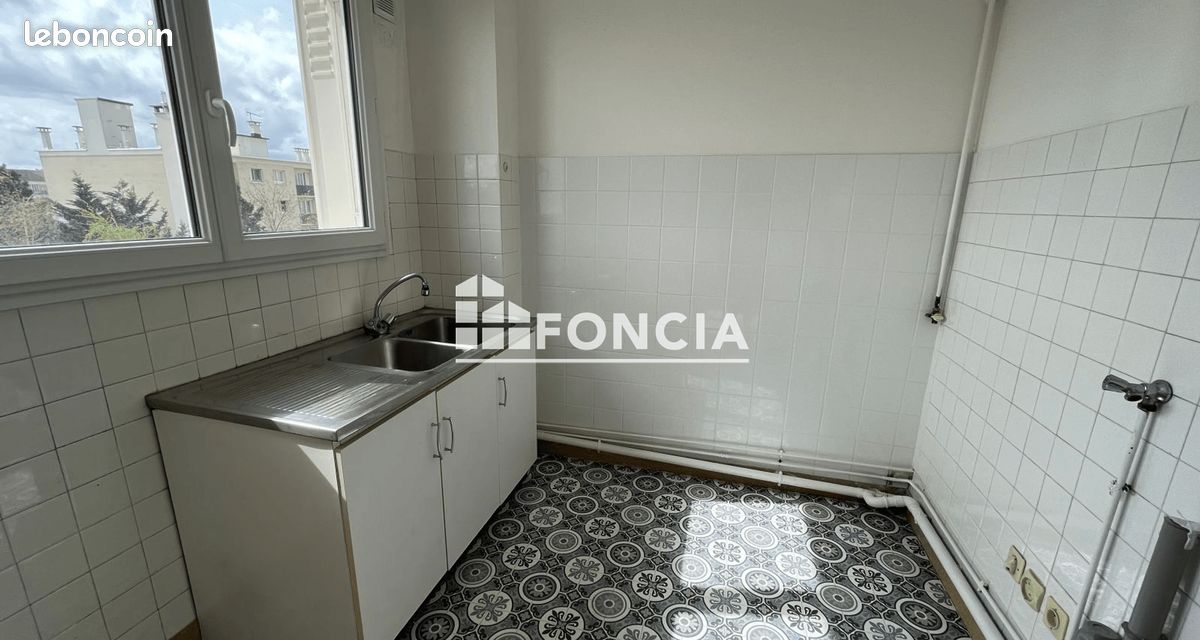 Appartement 1 pièce 28 m² · à Saint-Maur-des-Fossés · 28 m² · 712 €