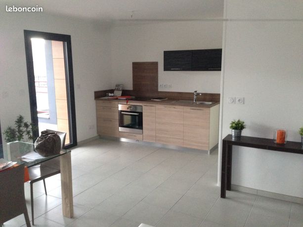 Bel F2 de 59m² avec terrasse, garage et parking à Sorbiers