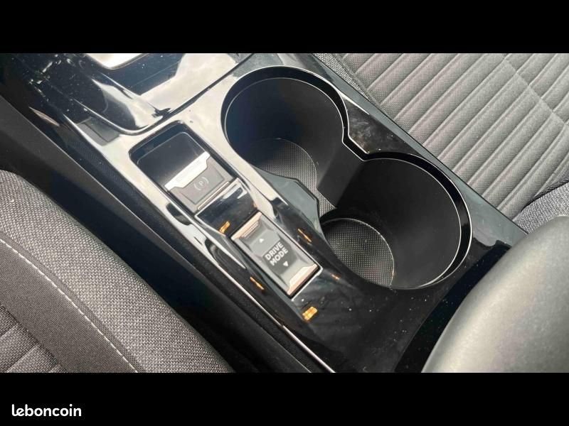 Peugeot 2008 1.2 PureTech 130ch S&S Style EAT8 (image 13)