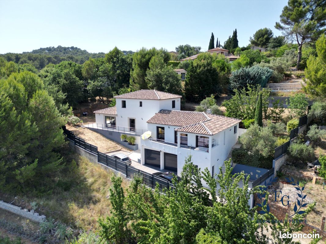 Maison 7 pièces 205 m² · à La Destrousse · 205 m² · 799 000 €