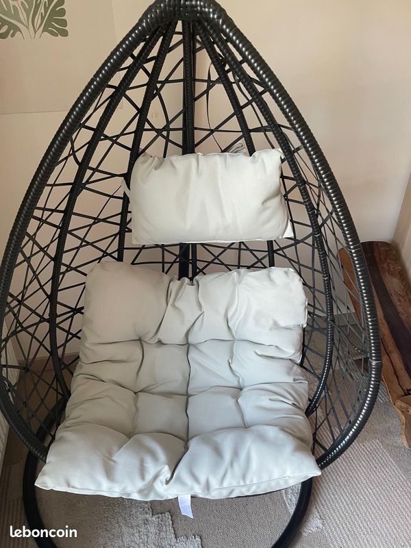 Fauteuil œuf de jardin (image 1)