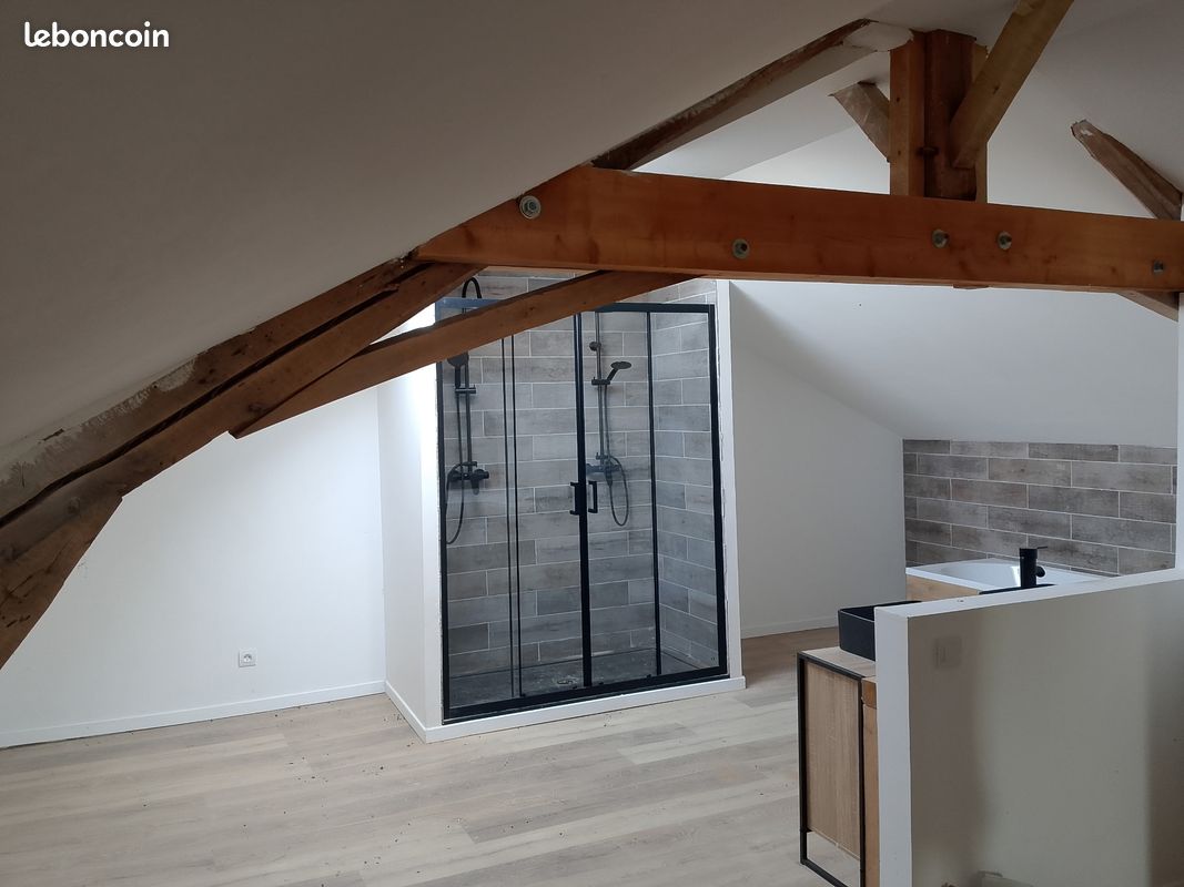 Maison 6 pièces 148 m² · à Saint-Jean-de-Sauves · 148 m² · 160 000 €