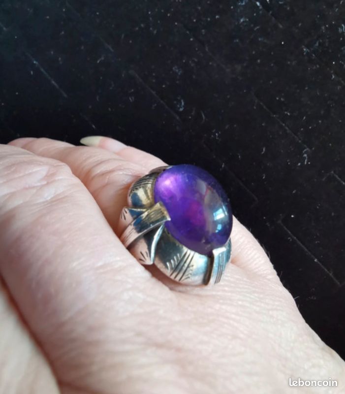 Bague Art Déco Avec Améthyste - Occasion, Couleur Argenté, Style Vintage