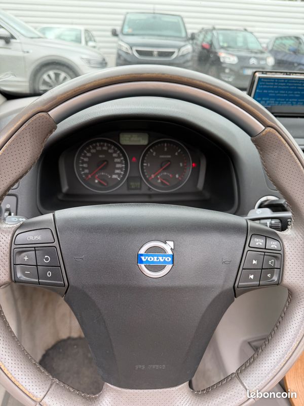 Volvo c70 cabriolet 2.0 td 136 cv (image 4)
