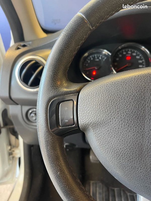 DACIA Sandero 1.5 D 90ch Stepway Prestige - 2014 - 172 500 km - Suivi (image 12)