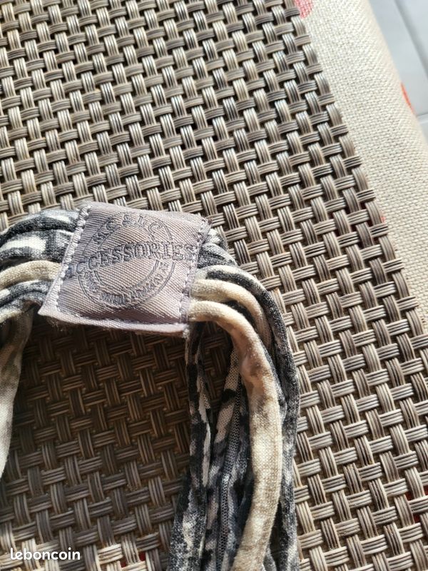 Collier tissus gris et beige Captain Tortue TB état (image 2)