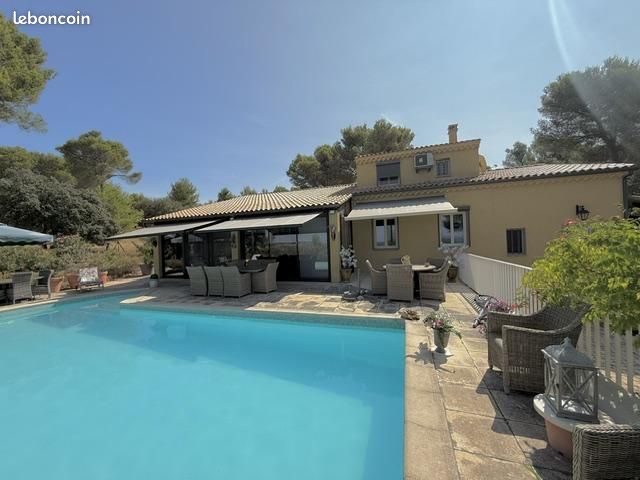Maison 6 pièces 153 m² · à Taillades · 153 m² · 785 000 €