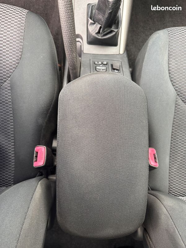 Toyota RAV4 2.2 D4D 150 Cv LIMITED EDITION ✅ SUIVI ENTRETIEN ✅ (image 26)
