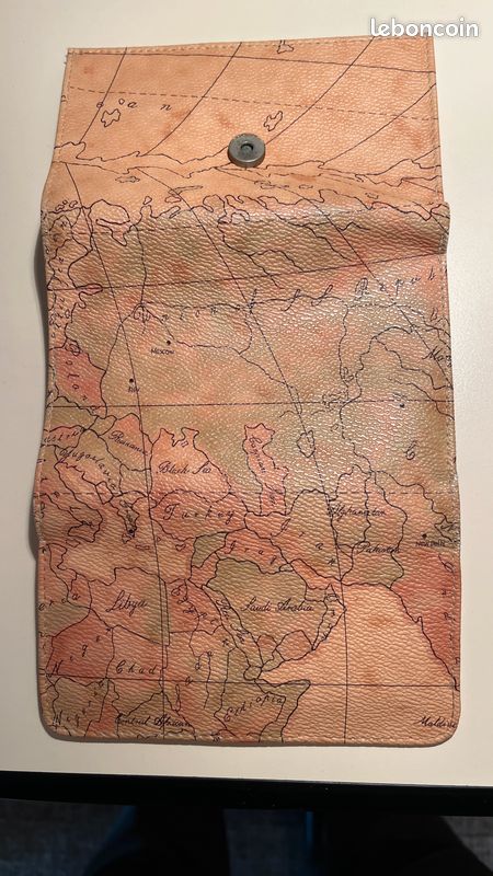 Portefeuille motif « Cartes du Monde à l’ancienne » synthétique (image 1)