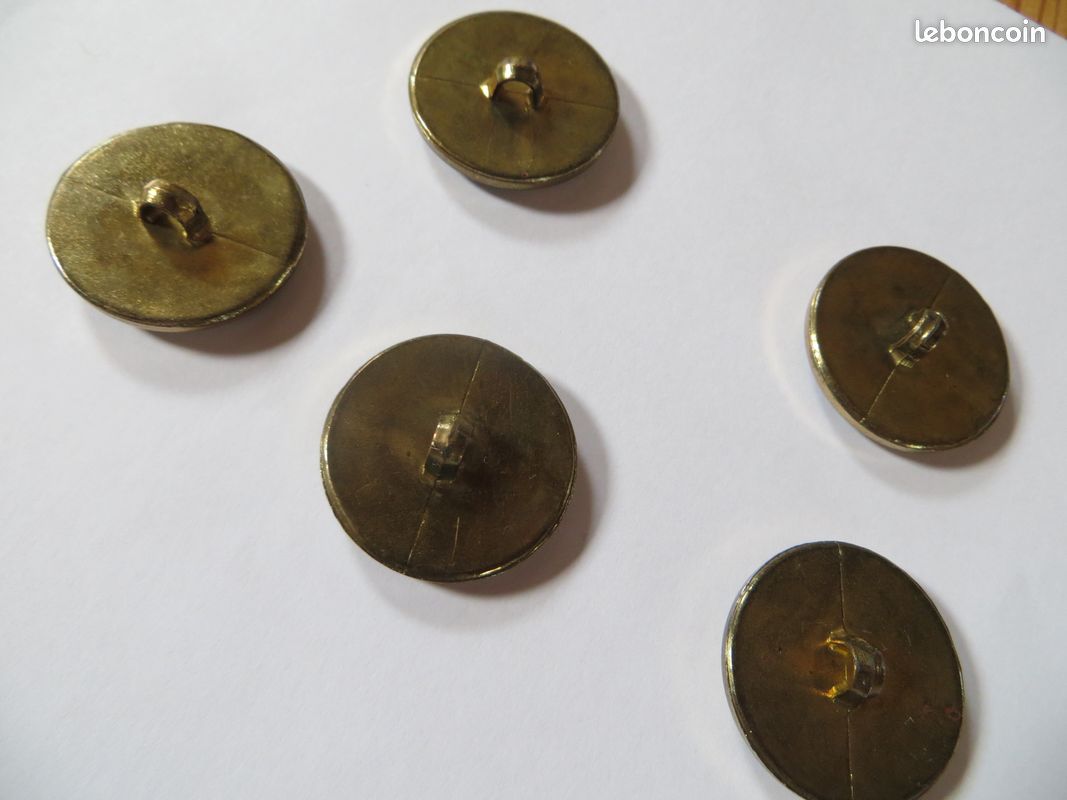 Lot 5 boutons légers (image 5)