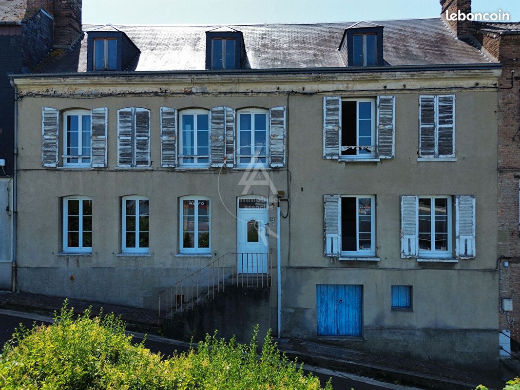 Maison 8 pièces 158 m² · à Quillebeuf-sur-Seine · 158 m² · 100 000 €