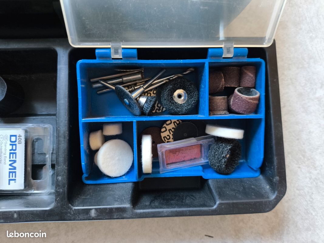 Lot outils Dremel avec valise (image 1)