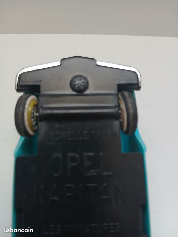 Modèle Réduit Norev 1/43 Opel Kapitan - Vert D'eau - Plastique - Occasion Très Bon état