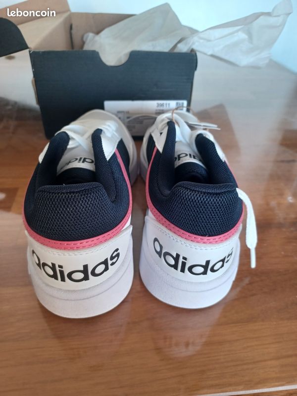 Baskets Adidas neuves (image 2)