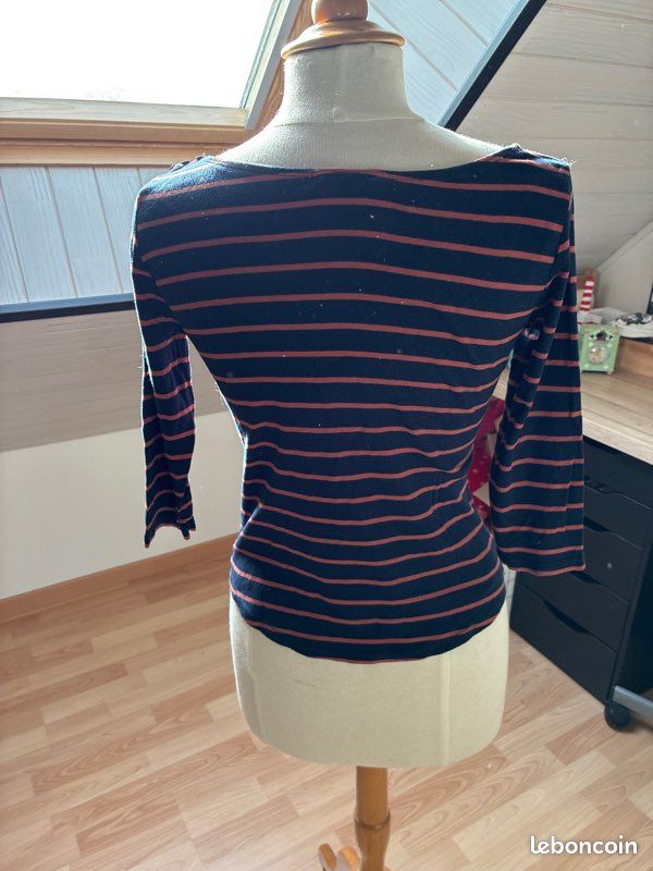 T -shirt (image 2)