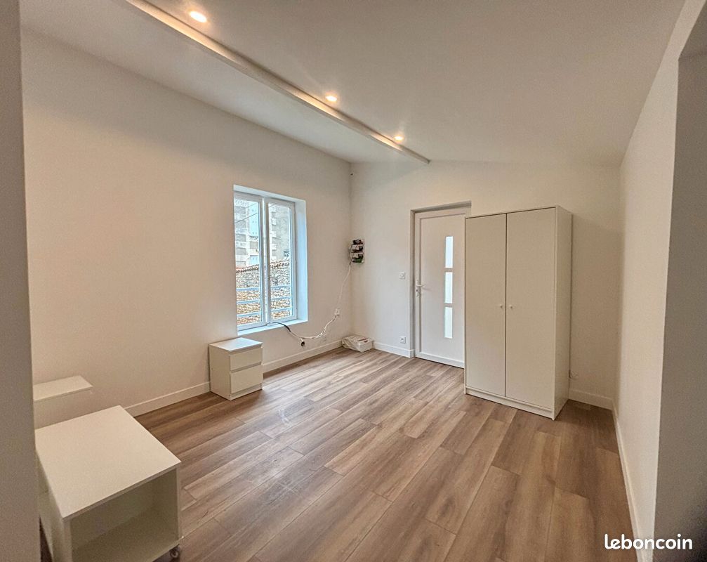 Appartement 1 pièce 21 m² · à Poitiers · 21 m² · 450 €/mois