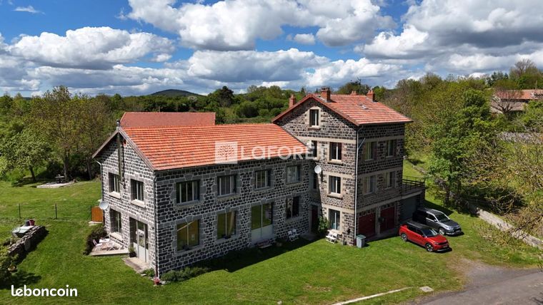 Maison 13 pièces 367 m²
