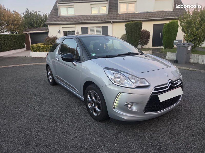Citröen DS3 1.6 E-HDI 68 CV BOÎTE AUTOMATIQUE ANNÉE 2012 (image 2)