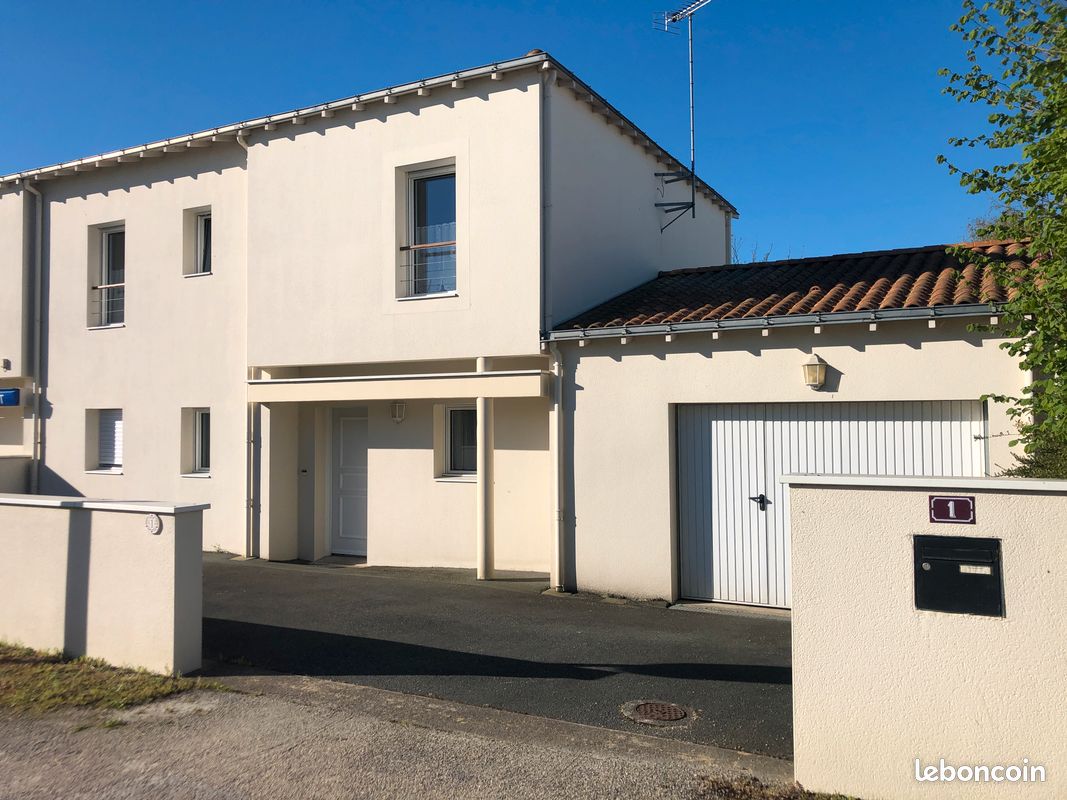 Maison 4 pièces 117 m² · à Essarts-en-Bocage · 117 m² · 225 000 €