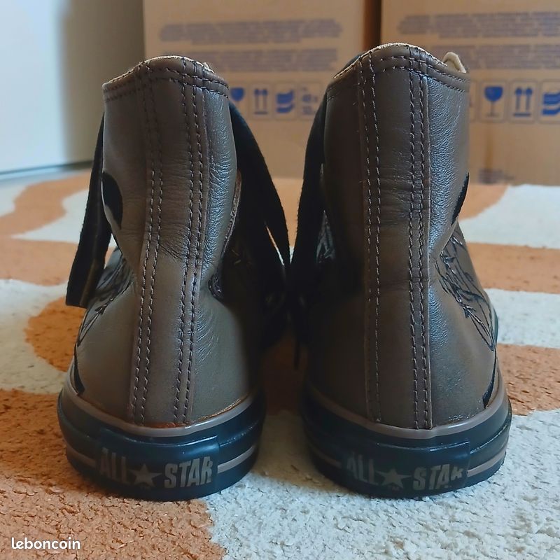 Converse Chuck Taylor All Star - Cuir Montantes Marron - Motifs Brodés | Pointure 41 (image 4)
