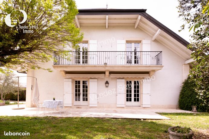 Villa 7 pièces 223 m²