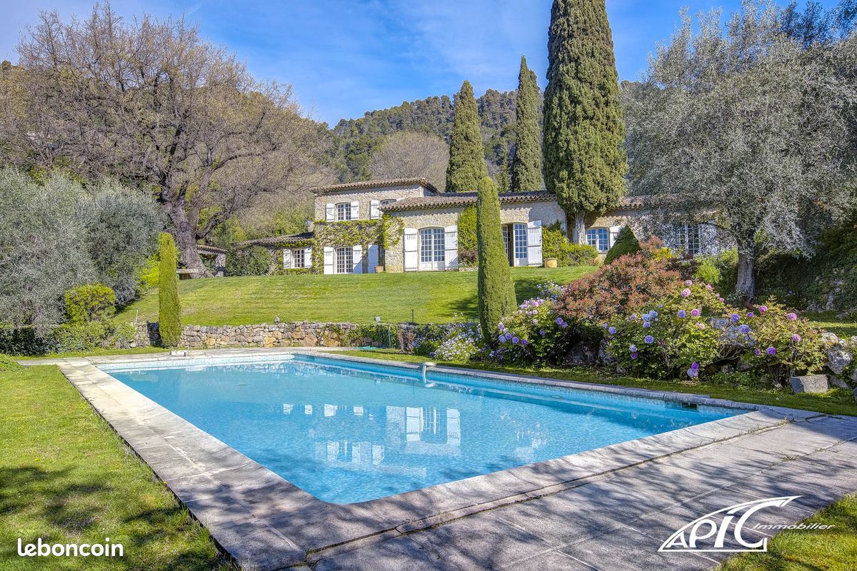 Maison 9 pièces 264 m² · à Cabris · 264 m² · 1 285 000 €