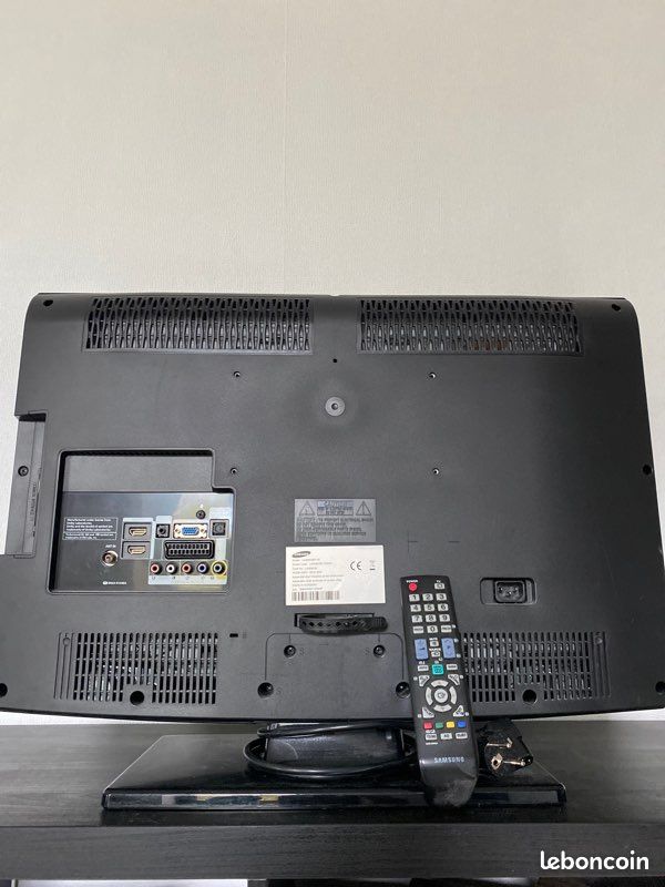 Télé Samsung 66cm 26pouces «  le26b350f1w » (image 9)