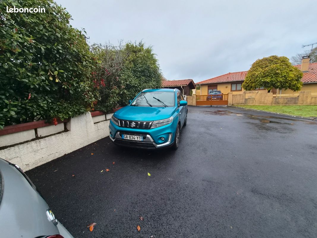 Suzuki Vitara Hybrid Essence (image 2)