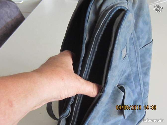 Sac a main/sac a dos bleu NEUF (image 2)