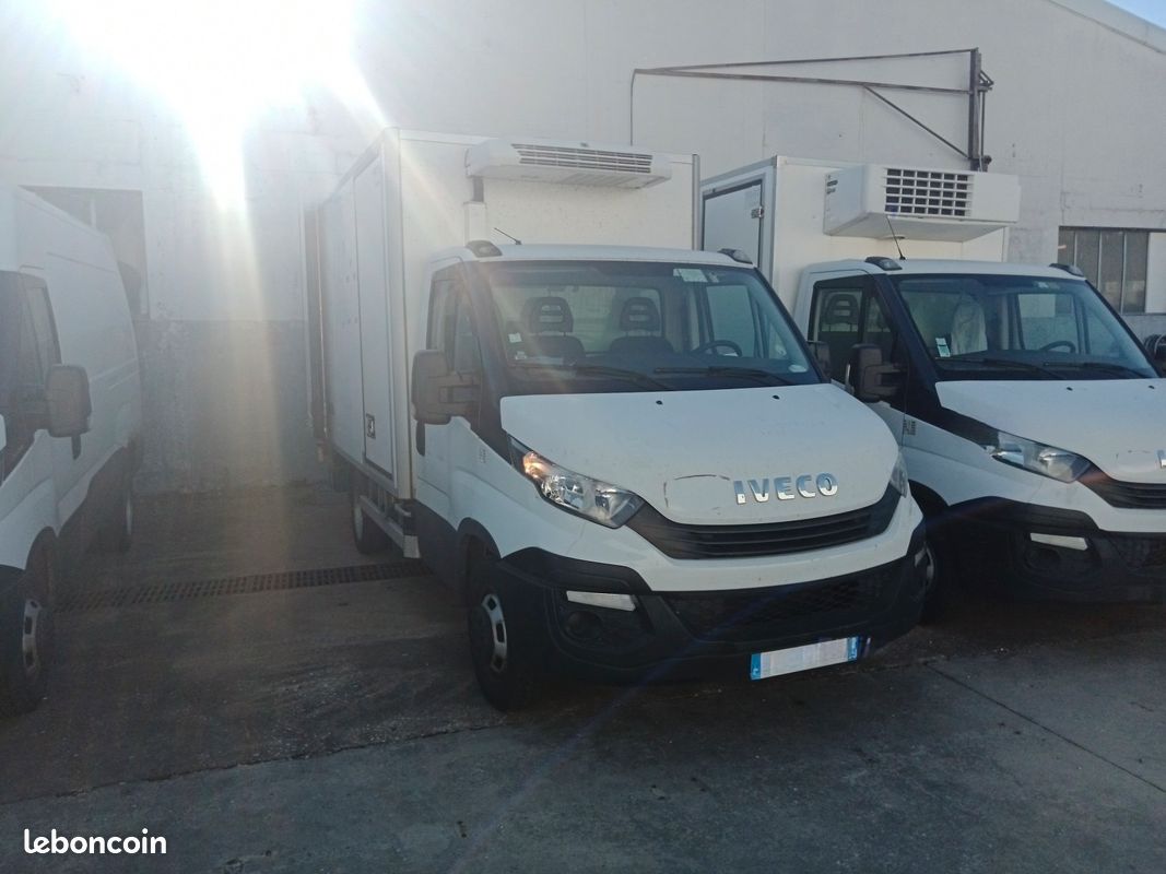 Iveco daily 35c14 frigorifique - hayon - 12 m3 - porte laterale - frcx - 136ch - 24 990 (image 2)