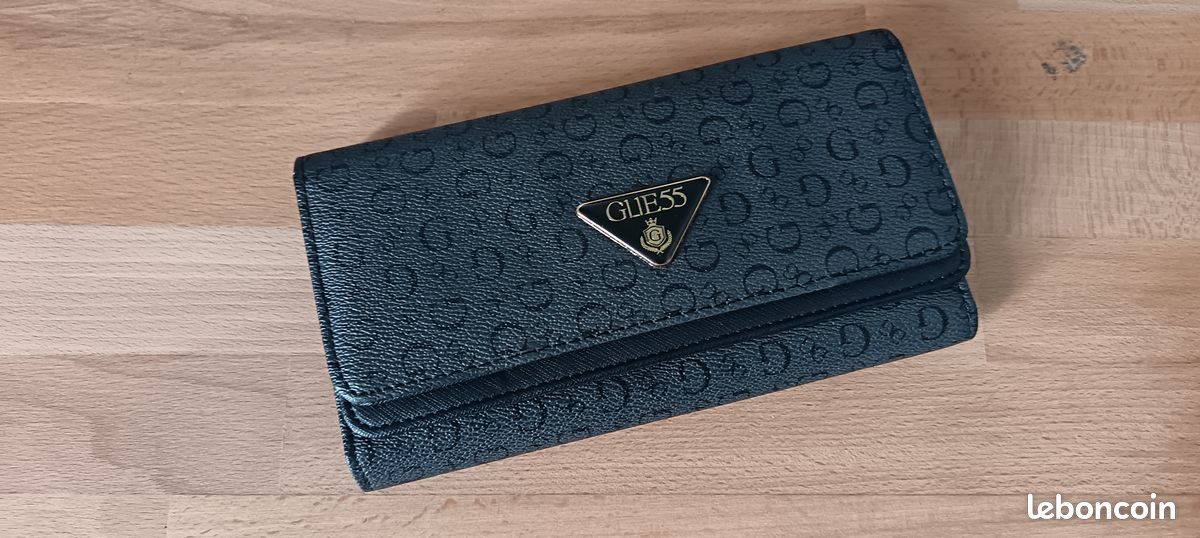 Pochette Guess Ceremonie sac Accessoires Bagagerie