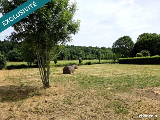 Terrain 2021 m² AUGE