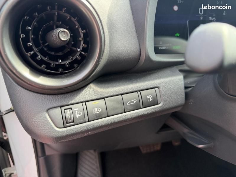 Toyota C-HR 2.0 Hybride 200ch Design NG23 (image 26)