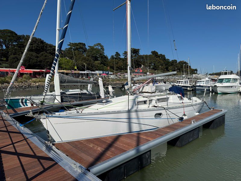 SUN ODYSSEY 31 (JEANNEAU) — View photo 1