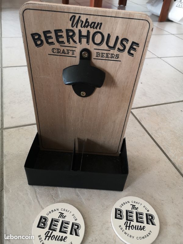 Support verres à bière (x2) en eucalyptus et métal avec décapsuleur intégré (image 1)