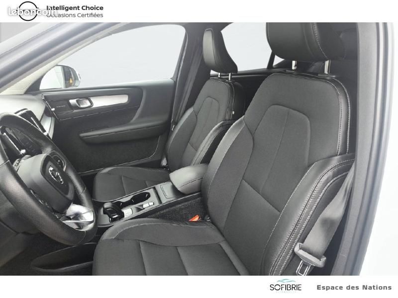Volvo XC40 T4 190ch Momentum Geartronic 8 (image 11)