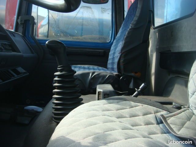 Renault CAMION PORTEUR RENAULT S150 FOURGON (image 4)