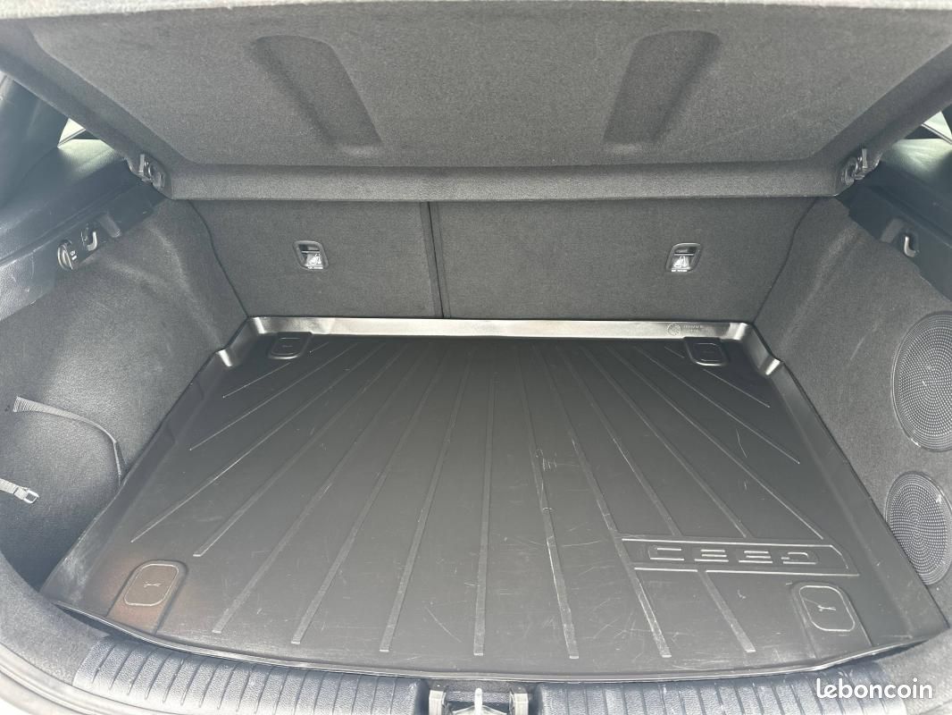 Kia Cee'd 1.6 CRDi GT Line Premium (image 11)
