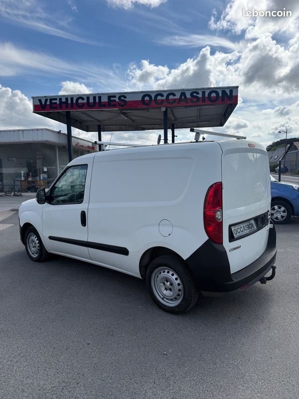 Opel Combo 1.6cdti 90 2eme main vehicule propre (image 5)