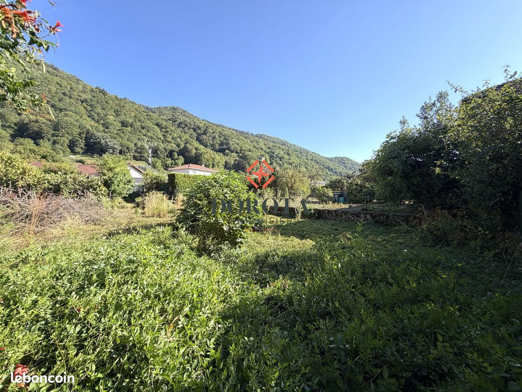 Terrain 303 m² · à Le Versoud · 303 m² · 115 000 €