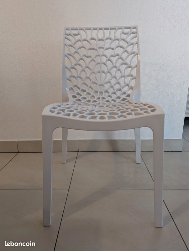 Chaise excellent état (image 2)