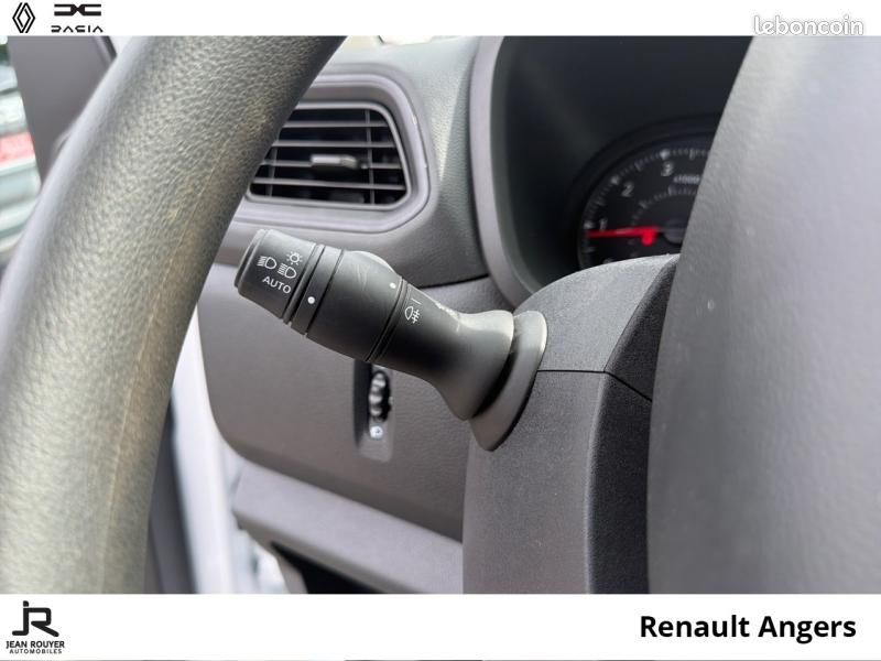 Renault Master CCb RJ3500 L2 2.3 Blue dCi PAF AR court 130ch Confort 29570 HT (image 24)