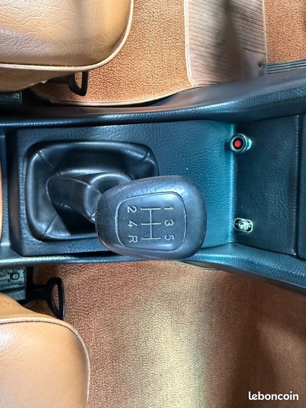 MERCEDES 230 TYPE W114 120ch BVM 5 2.3 (image 16)