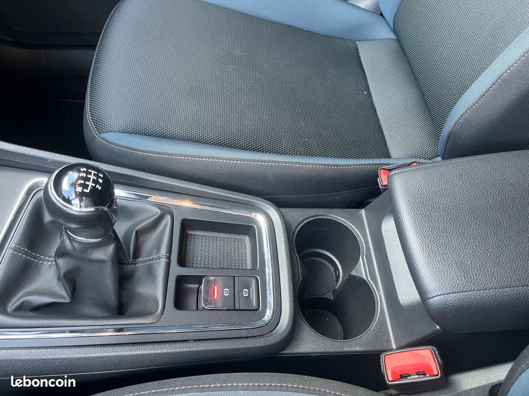 SEAT ATECA 1.5 TSI 150 ACT FR START-STOP CARPLAY RADAR DE RECUL VIRTUAL COCKPIT CLIMATISATIOn (image 32)