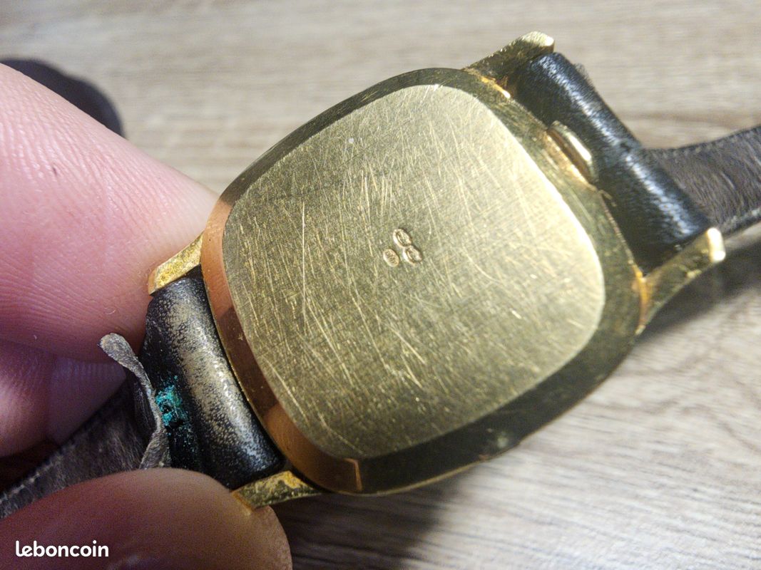 Omega De Ville Quartz vintage or 18k 750 boîtier coussin fonctionnelle (image 9)