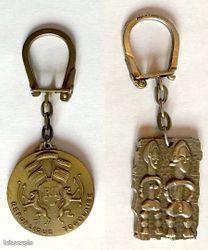 Aviation / AIR AFRIQUE / Coupelles + 3 Porte Clés ( dont 1 Bourbon ) (image 2)
