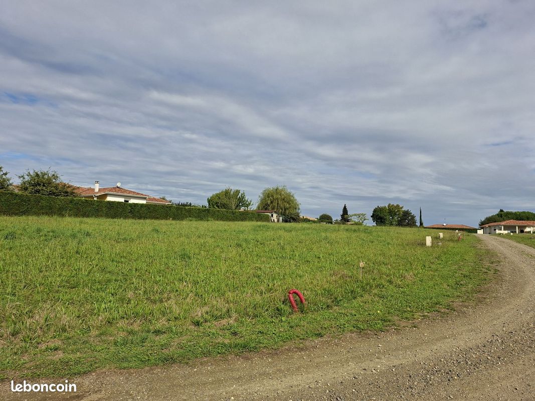 Terrain à bâtir de 908 m² à BATS (40) · 33 596 €
